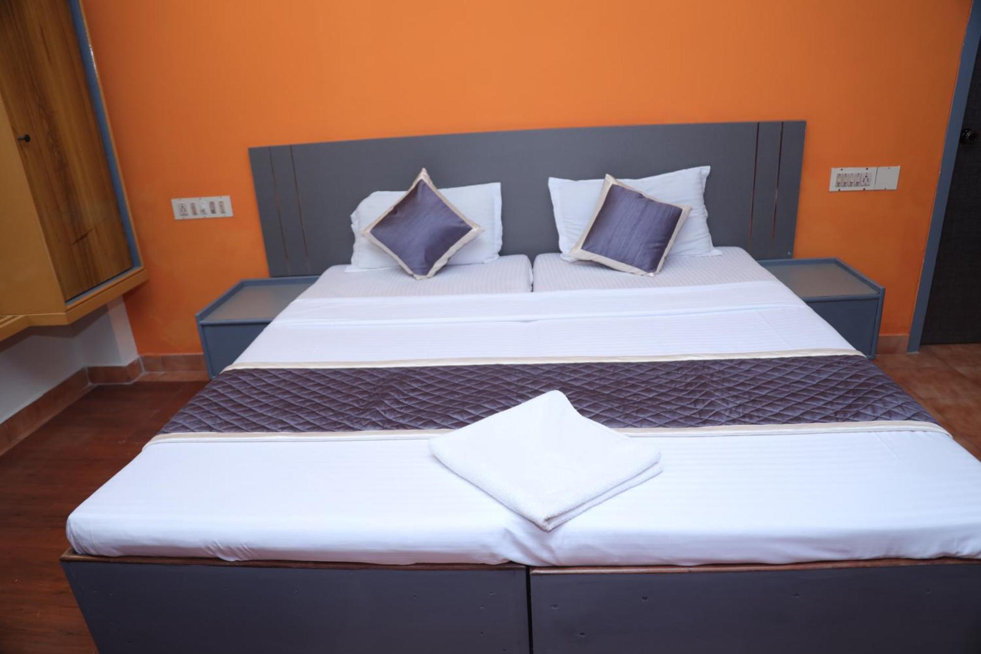 Grand Harmony Beach Resort Kovalam Exterior photo